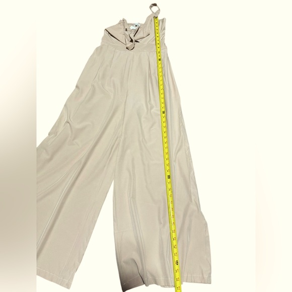 Colombian long beige bodysuit wide‎ leg sleeveless v-neck size m - Picture 8 of 14